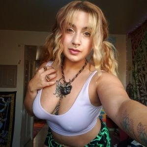 Meet your Posher, Briana